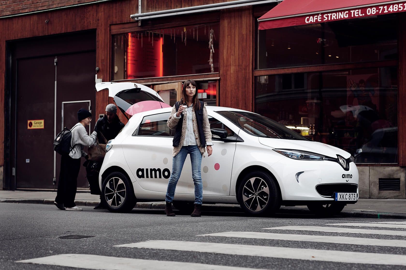 John Mattson tar elbilstjänsten Aimo till Lidingö